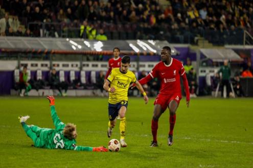 سان جيلواز يتأهل لملحق دوري المؤتمر بفوز تاريخي على ليفربول